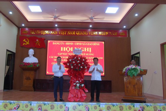 Ủy ban nhân dân xã Giao Bình tổ chức Hội nghị gặp mặt người con quê hương, các cơ quan doanh nghiệp, cơ sở sản xuất kinh doanh trên địa bàn xã. 