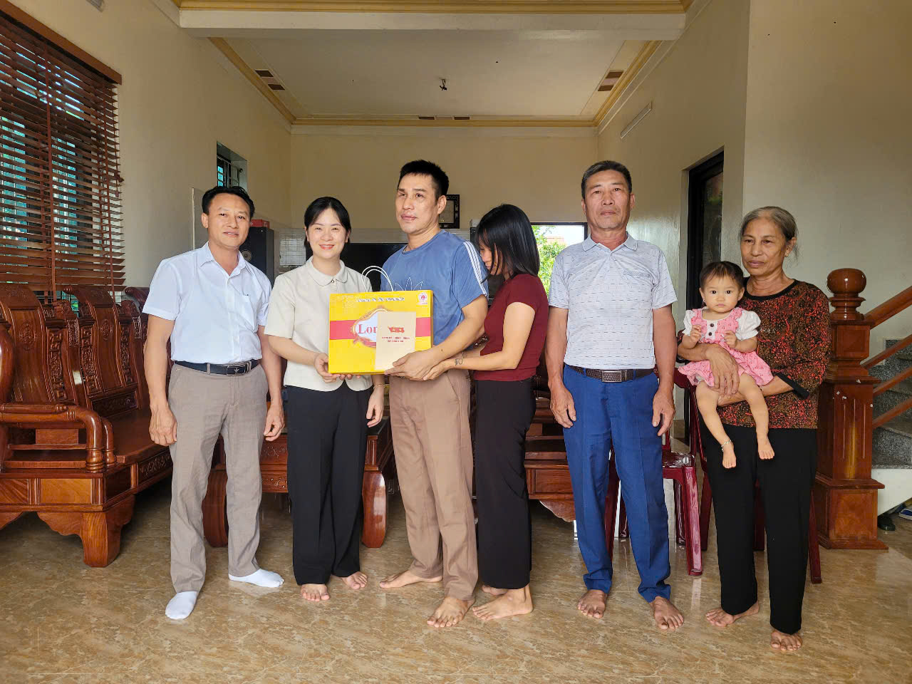 Đoàn đại biểu Đảng uỷ - HĐND - UBND - UBMTTQ xã Giao Bình thăm, tặng quà các đối tượng chính sách nhân dịp kỷ niệm 78 năm Ngày Thương binh - Liệt sỹ (27/7/1947 – 27/7/2025)