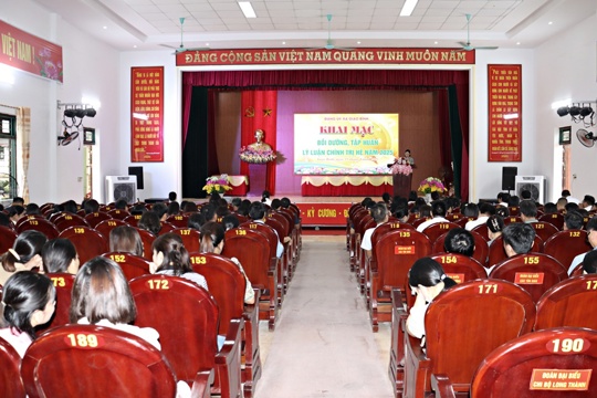 Đảng ủy xã Giao Bình, tỉnh Ninh Bình tổ chức lớp bồi dưỡng, tập huấn lý luận chính trị hè năm 2025 cho cán bộ, quản lý, giáo viên trên địa bàn 